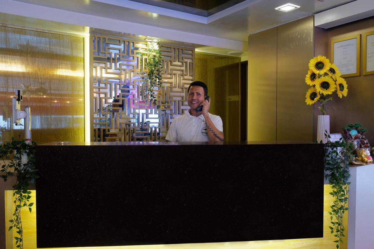 Single Sharing Room And Short Hours Stay At Sandpiper Hotel Singapur Dış mekan fotoğraf