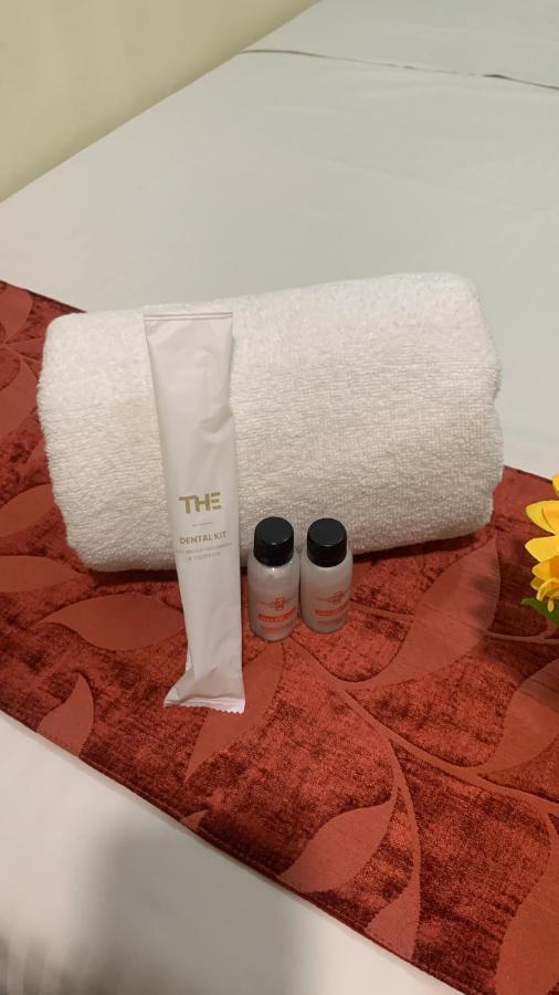 Single Sharing Room And Short Hours Stay At Sandpiper Hotel Singapur Dış mekan fotoğraf